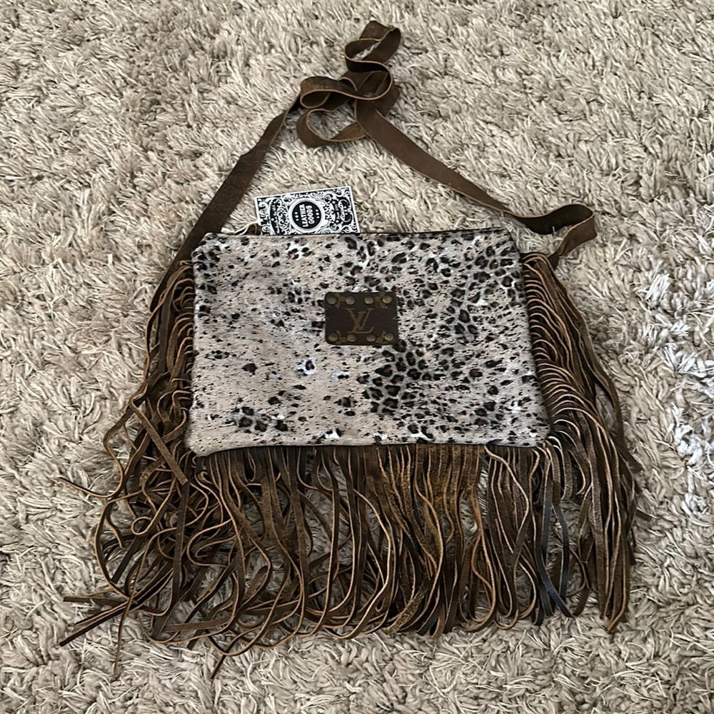 Crossbody cowhide bag